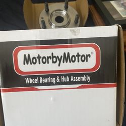 2009 Mazda 6 Wheel Hub.    