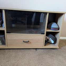 TV or Stereo Stand On Wheels