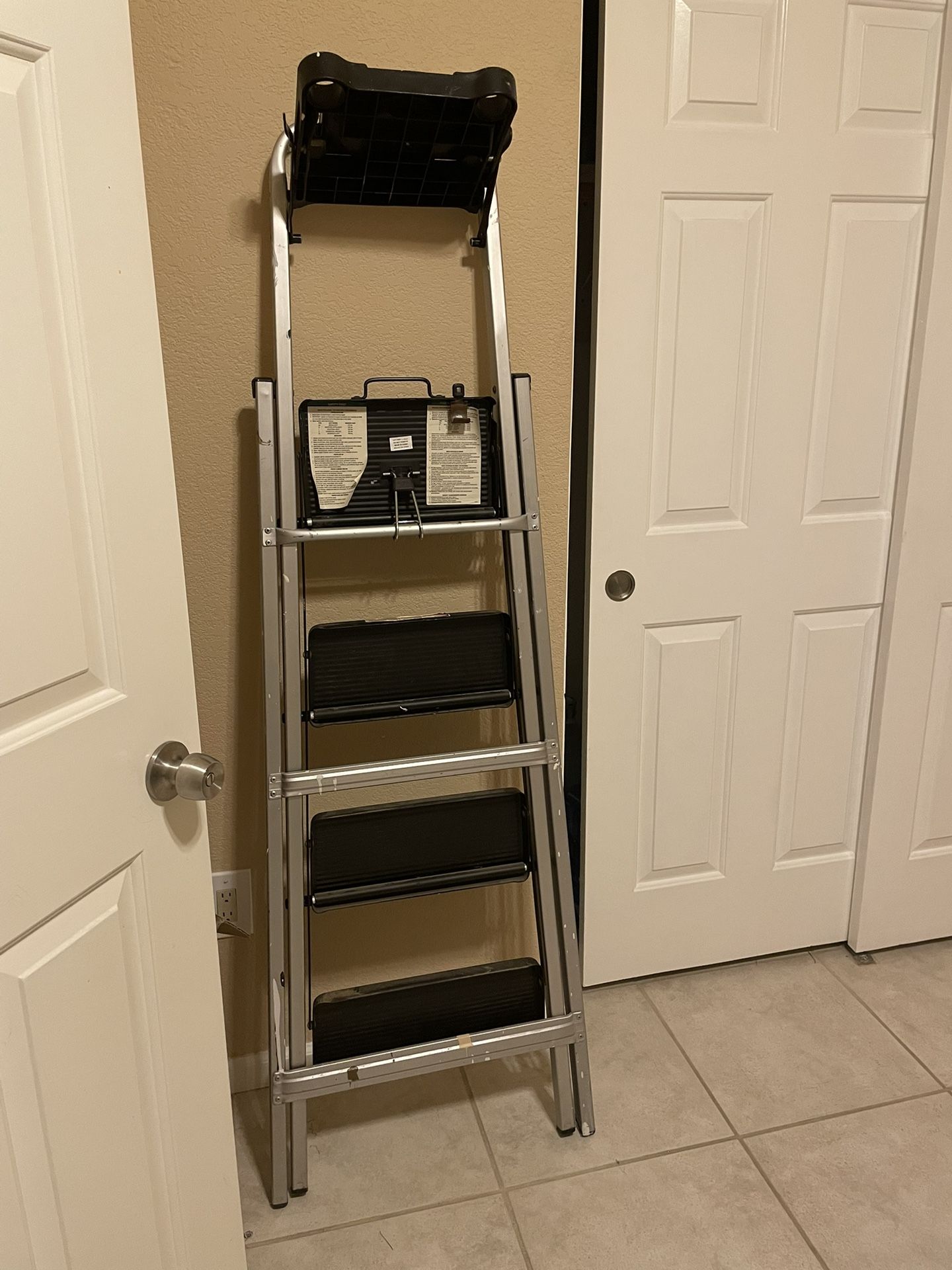 6-foot Ladder