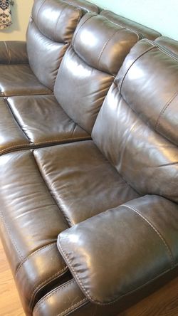 ASHLEY LEATHER POWER DUAL RECLINER COUCH