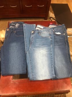 Pants size 9 new..