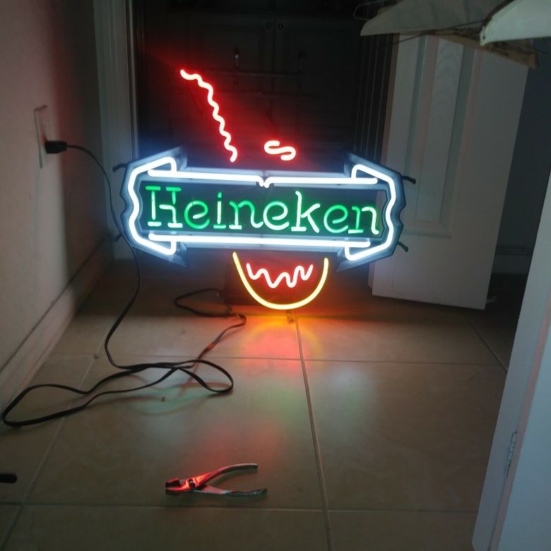 Neon Heineken Sign With Saxophone 22 In X 26 In for Sale in Fort