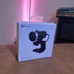 Microsoft LifeCam Cinema HD Webcam – 720p HD Video Chat