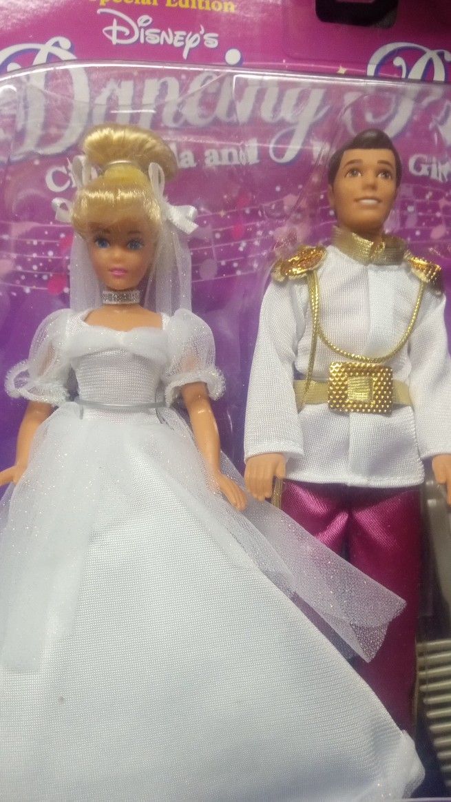 DISNEY DANCING PRINCESS CINDERELLA & PRINCE GIFT SET