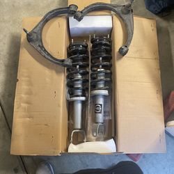 Rough Country Leveling Lift 2 Inch & Oem Upper Control Arms
