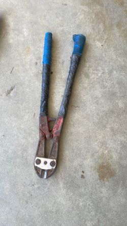 Bolt cutter