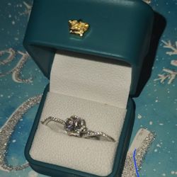 Beautiful Mossinate Rose Wedding Ring Set