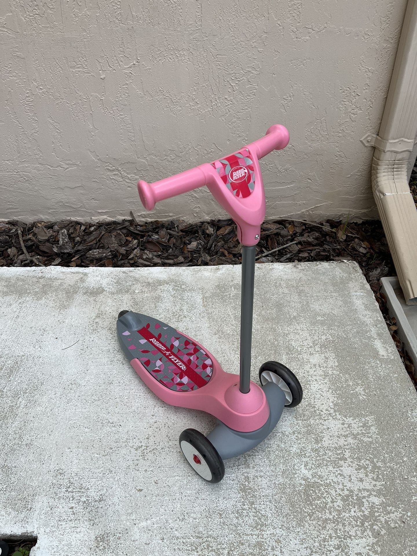 Radio Flyer Pink Scooter