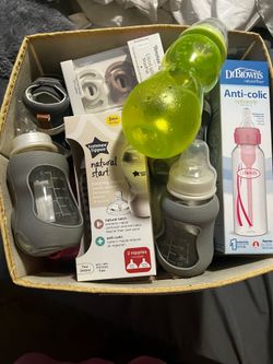Baby girl clothes,shoes,bottles and more(0-3m)