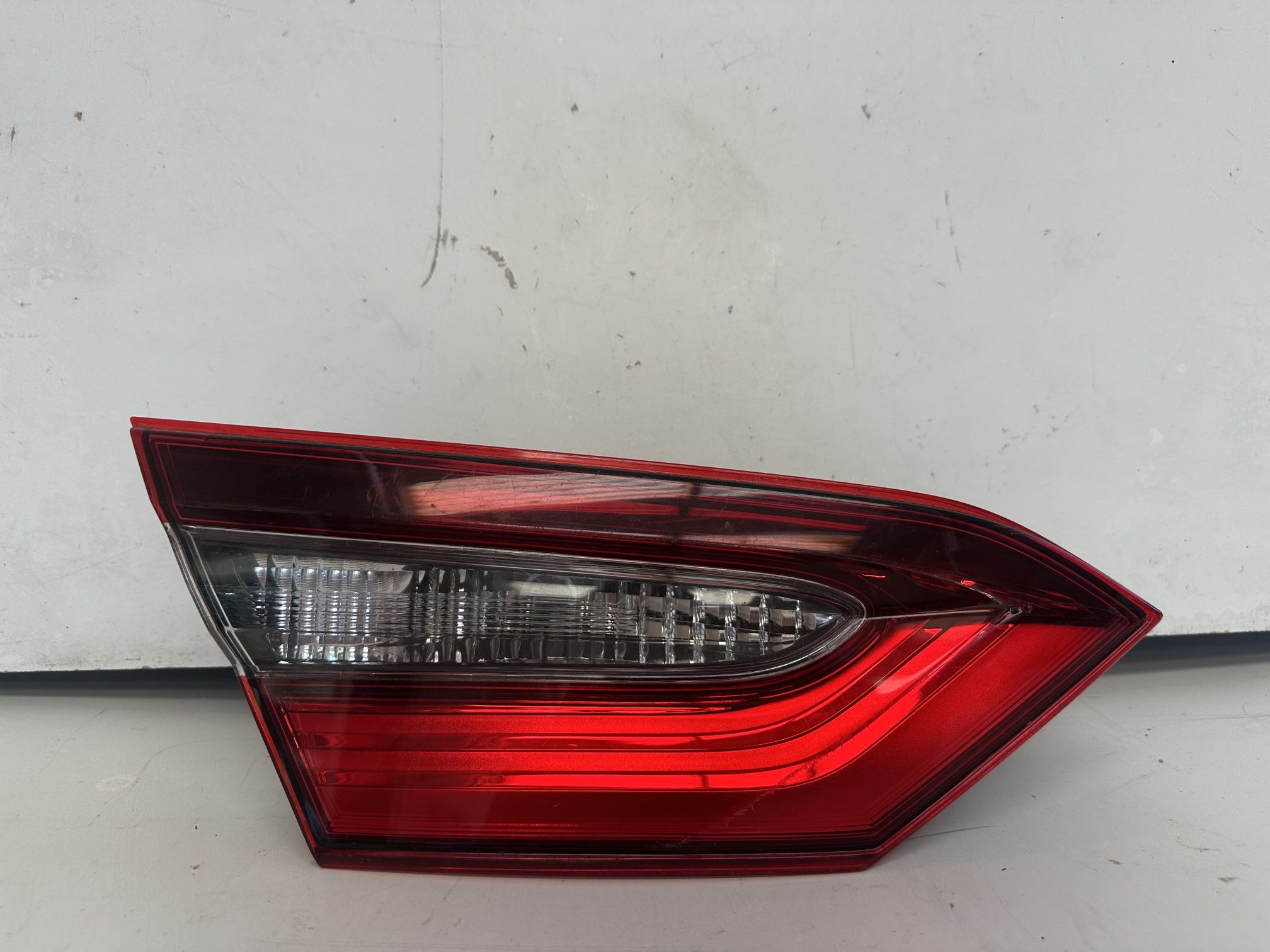 2018 2019 2020 2021 2022 2023 2024 TOYOTA CAMRY REAR LEFT DRIVER SIDE INNER TAIL LIGHT OEM