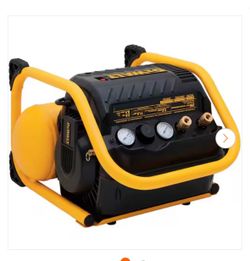 NEW IN BOX DEWALT 2.5 Gal. Portable Electric Heavy Duty 200 PSI Quiet Air Compressor