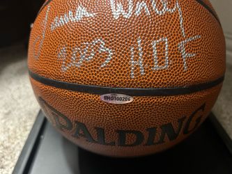 James worthy signed Spalding basketball upper deck coa with case