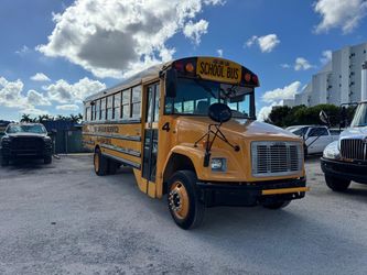 2004 Freightliner Yellow School Bus