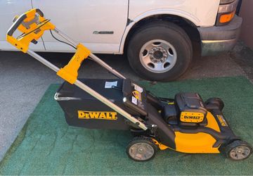 DEWALT 2x20V MAX 21 in. RWD Self Propelled Lawn Mower