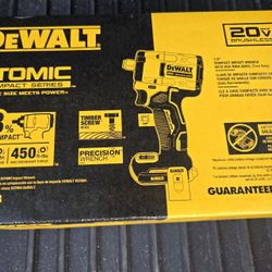 NEW DEWALT ATOMIC 20V MAX Cordless Brushless 1/2 in. Variable Speed Impact Wrench (Tool Only)DCF921