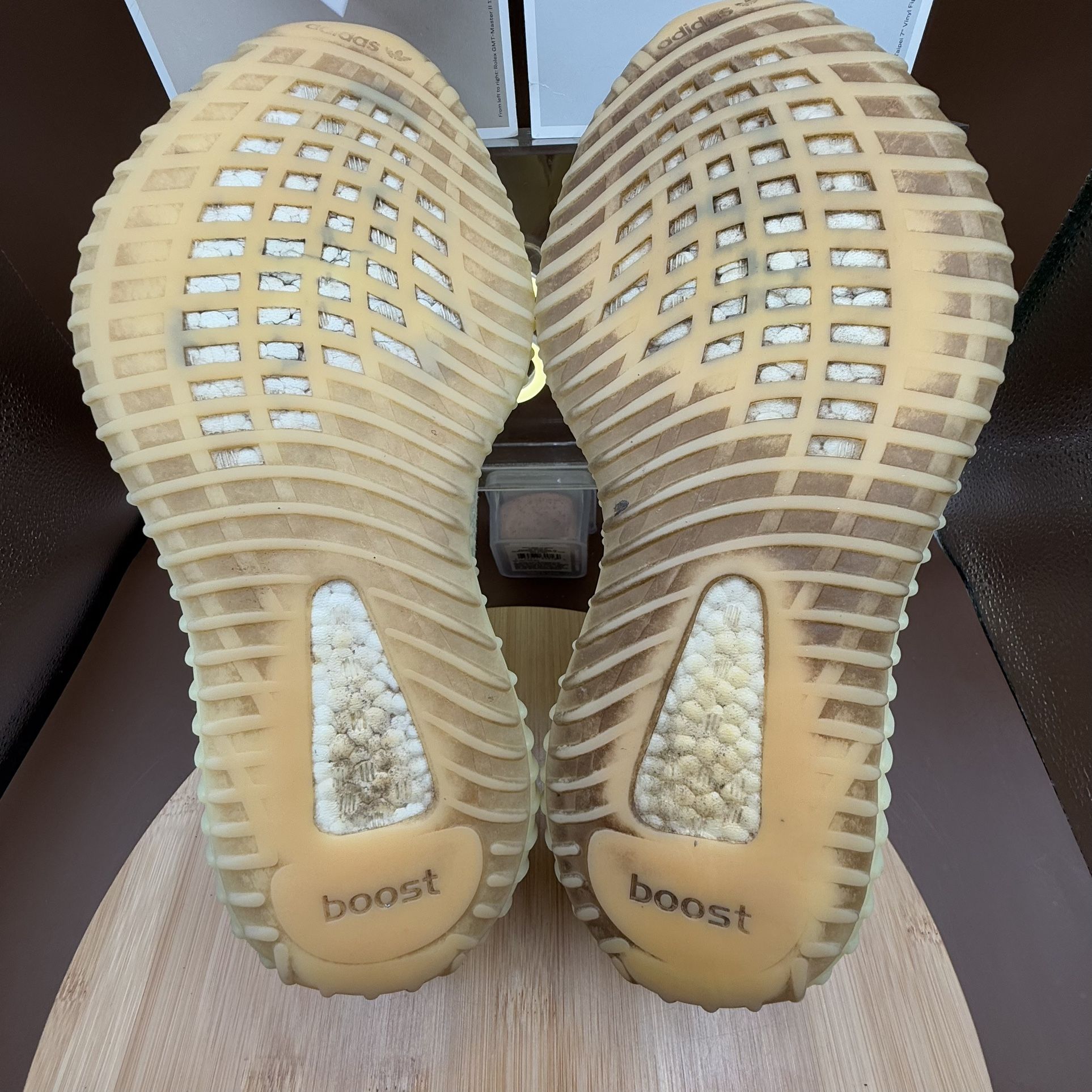 Adidas Yeezy Boost 350 V2 Butter Yellow Men display picture 2