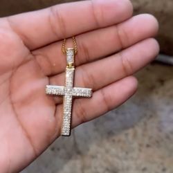 18k Gold Diamond Pendant 