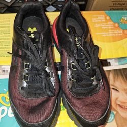 Under Armour Running Shoes Black Red Youth Size