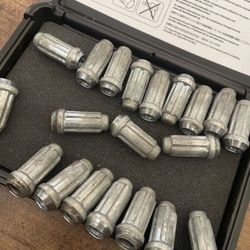 Lug Nuts, Range Rover 2019
