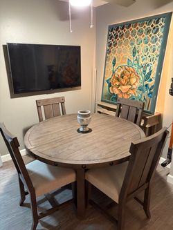 Dining table set