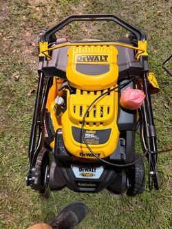 DeWalt 196cc RWD Gas Lawn Mower