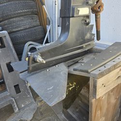 4 CYL Mercruiser 120HP complete With Sterndrive, Trim-pump And Transom Plate