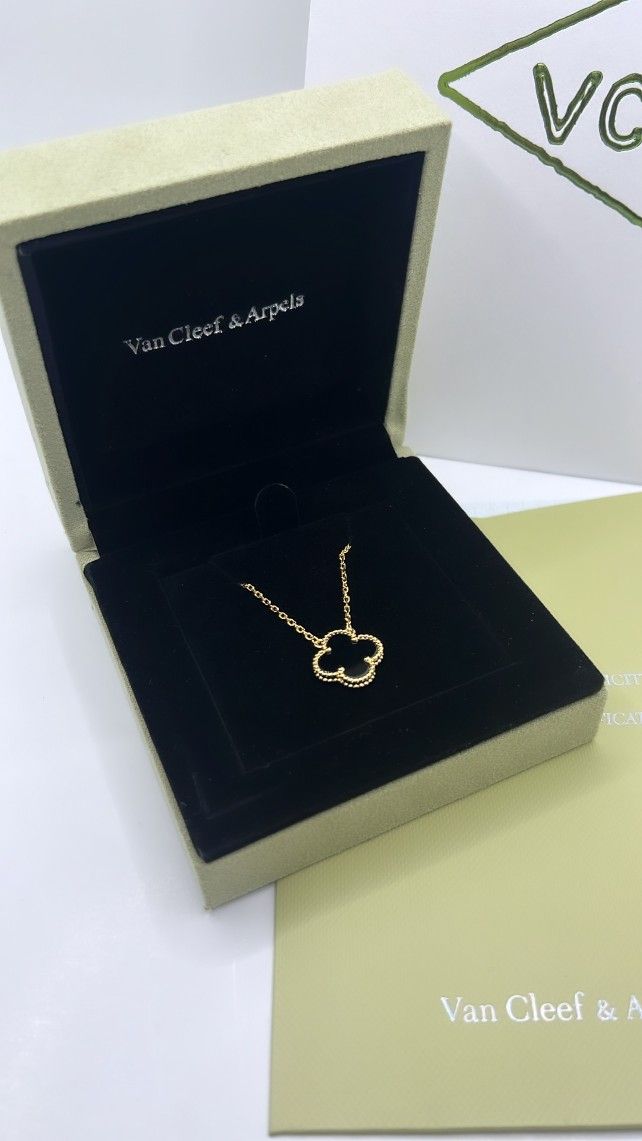 VCA Necklace W/Box$80