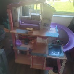 2020 Barbie Dream House with furniture and barbie(Gently Used)