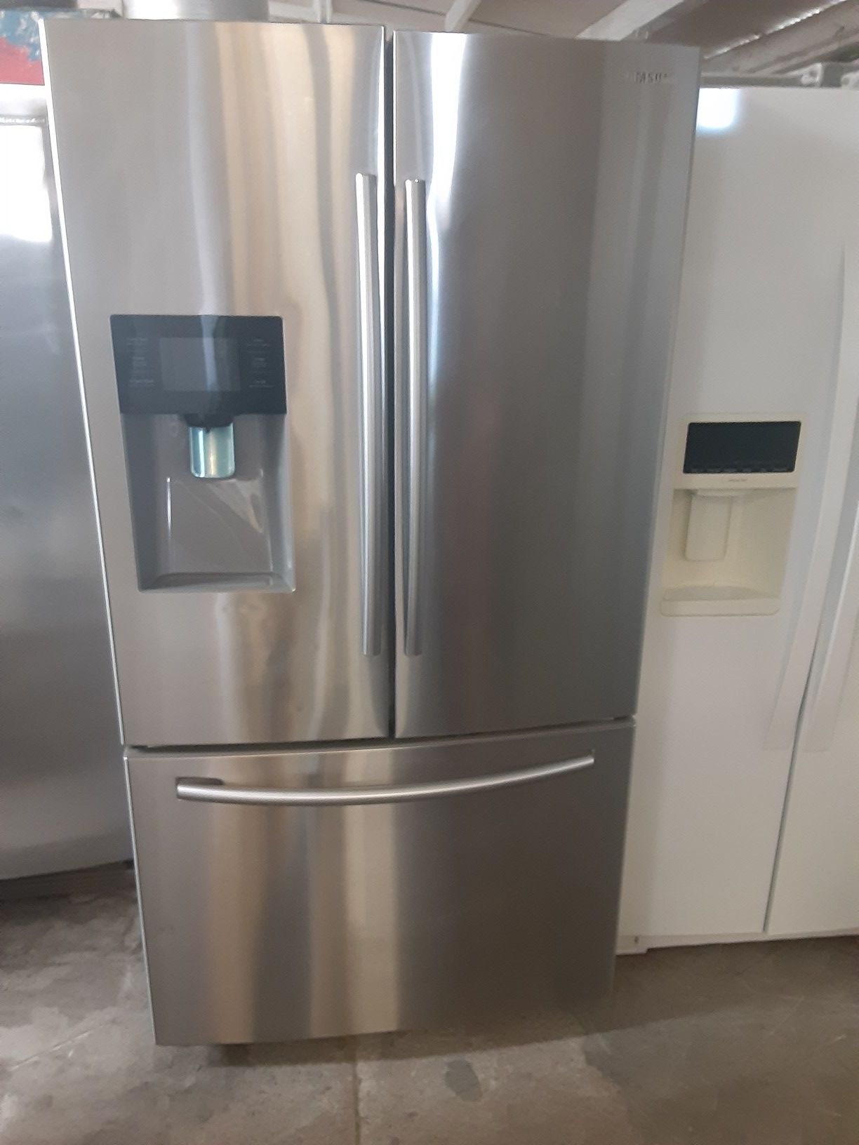 Refrigerator Samsung good condition 3 months warranty delivery and install