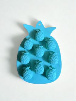 Blush Pineapple Silicone Ice Cube Tray Mold | 8-Cavity | Never Used