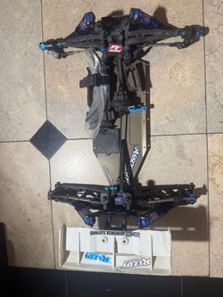 Asscosiated rc8t 3.0