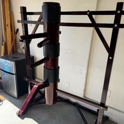 Wing Chung Wooden dummy  Martial Arts 