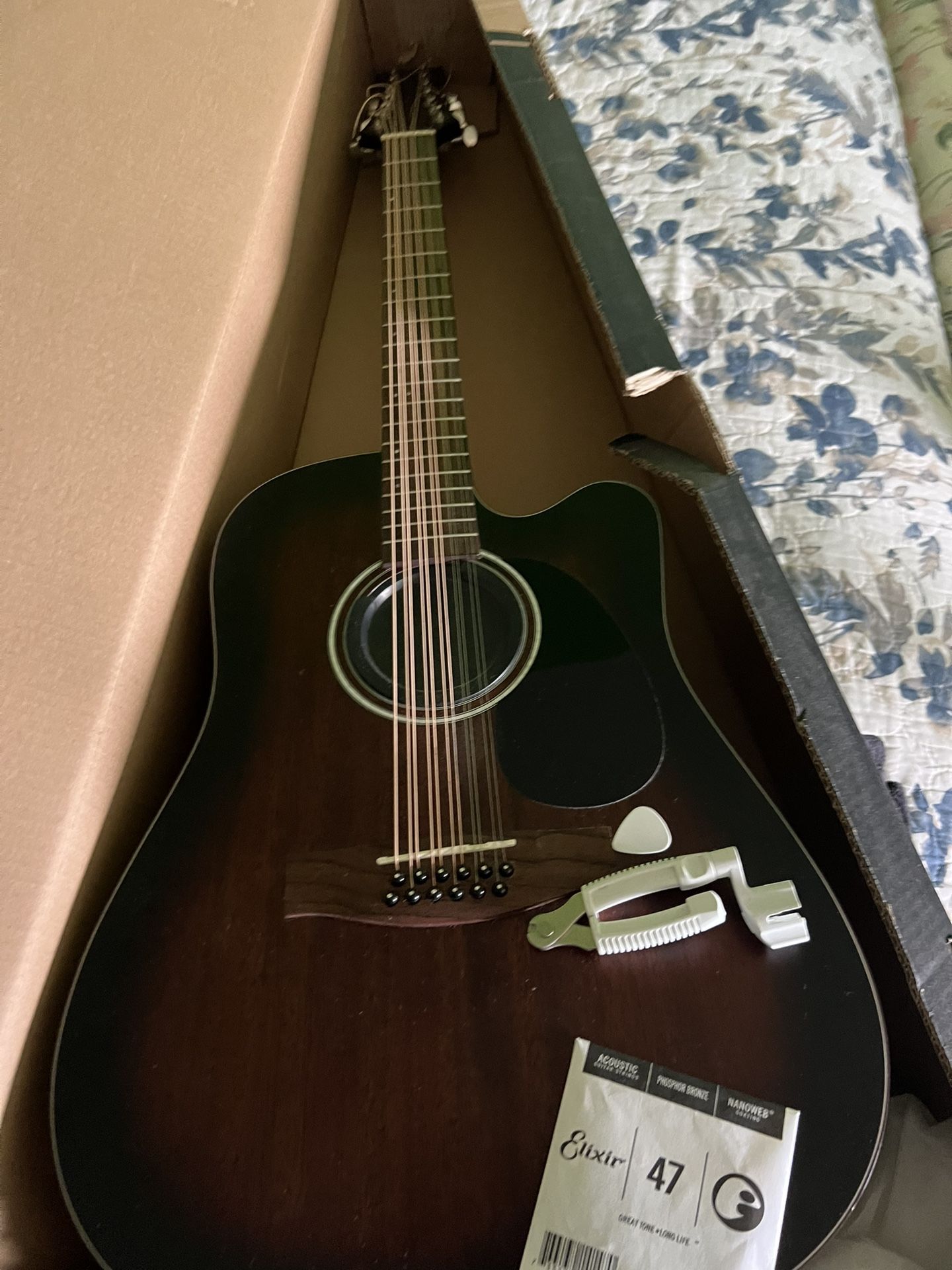 Requinto 12 String Guitar for Sale in Los Angeles, CA - OfferUp