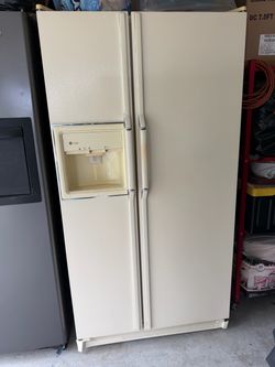 Refrigerator GE