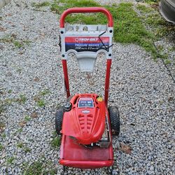 Troy-Bilt Pressure Washer 2550 PSI – AS-IS For Parts or Repair