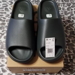 Adidas Yeezy Slide Men's Size 13 Dark Onix/new