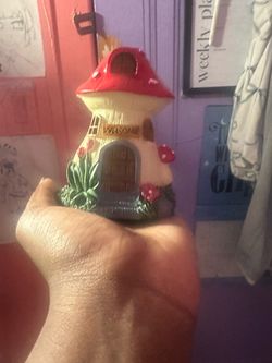 Mushroom House Figurine Decorative Statue