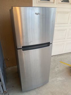 Whirlpool Stainless Steel Top-Freezer Refrigerator