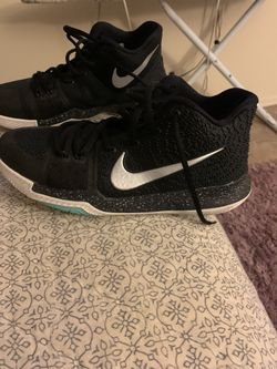 Kyrie 4s