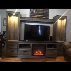 Entertainment center