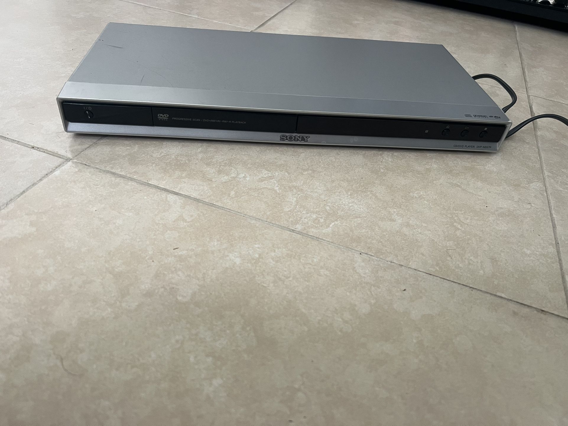 SONY DVD PLAYER - DOLBY DIGITAL