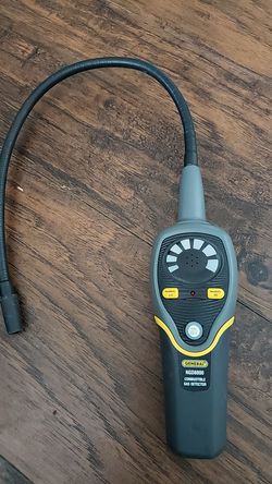 COMBUSTIBLE GAS DETECTOR