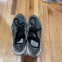 Adidas Tennis Shoes