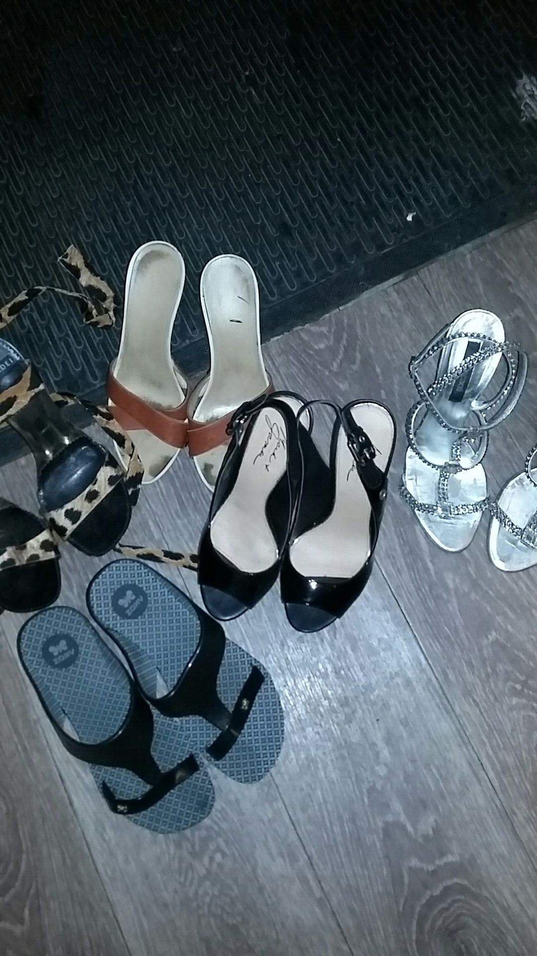 5 pairs of women's shoes size 7