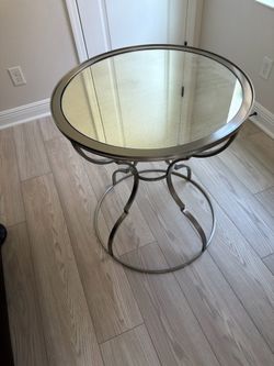 Elegant Round Mirrored Side Table