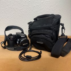 Digital Camera Nikon Coolpix P100 Works W/ Bag & Charger