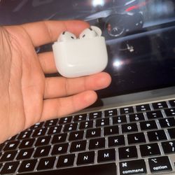 AirPods 4 