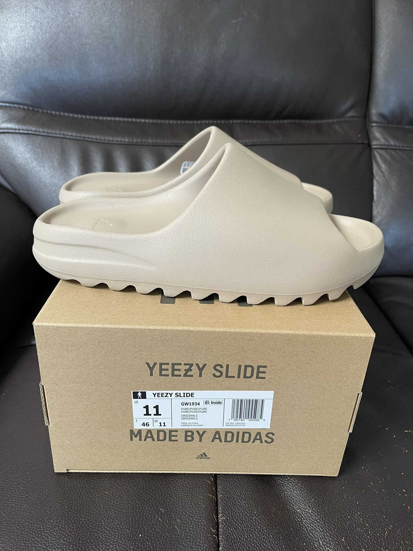 DS BRAND NEW SZ 11 ADIDAS YEEZY SLIDE PURE display picture 1