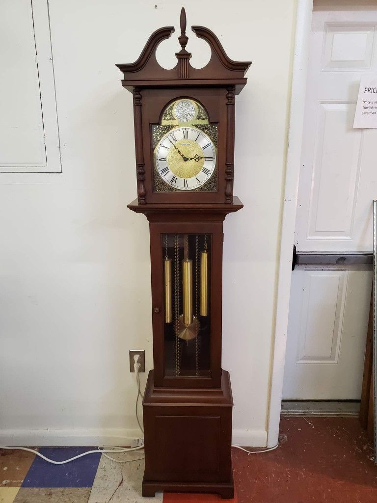 Tempus Fugit Barwick Howard Miller Grandmother Clock - West Germany