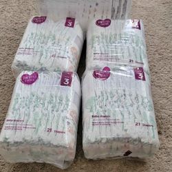3 Diapers 